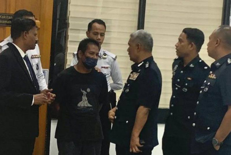 Pemandu lori batu